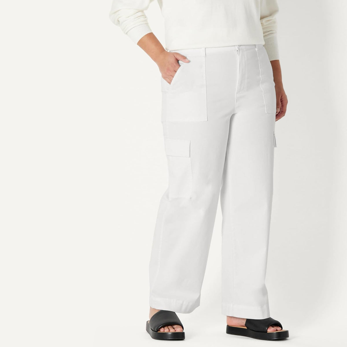 Amazon Essentials Women's High-Rise Relaxed-Fit Stretchy Full-Length Cargo Pants
