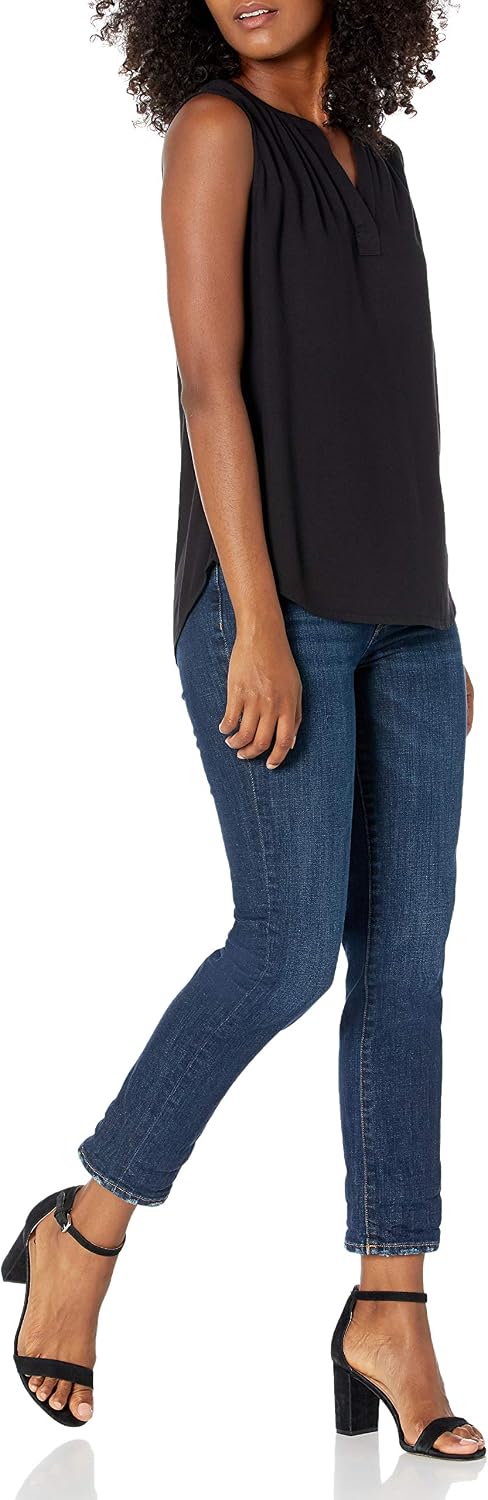 Amazon Essentials Women's Relaxed Fit Sleeveless V-Neck Woven Shirt