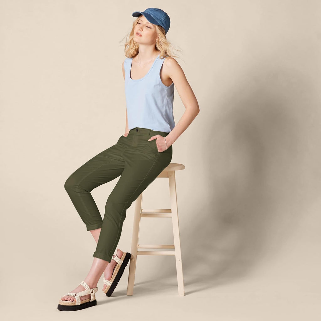 Amazon Essentials Women's Mid-Rise Slim-Fit Stretch Cropped Capri Pants (Available in Plus Size)
