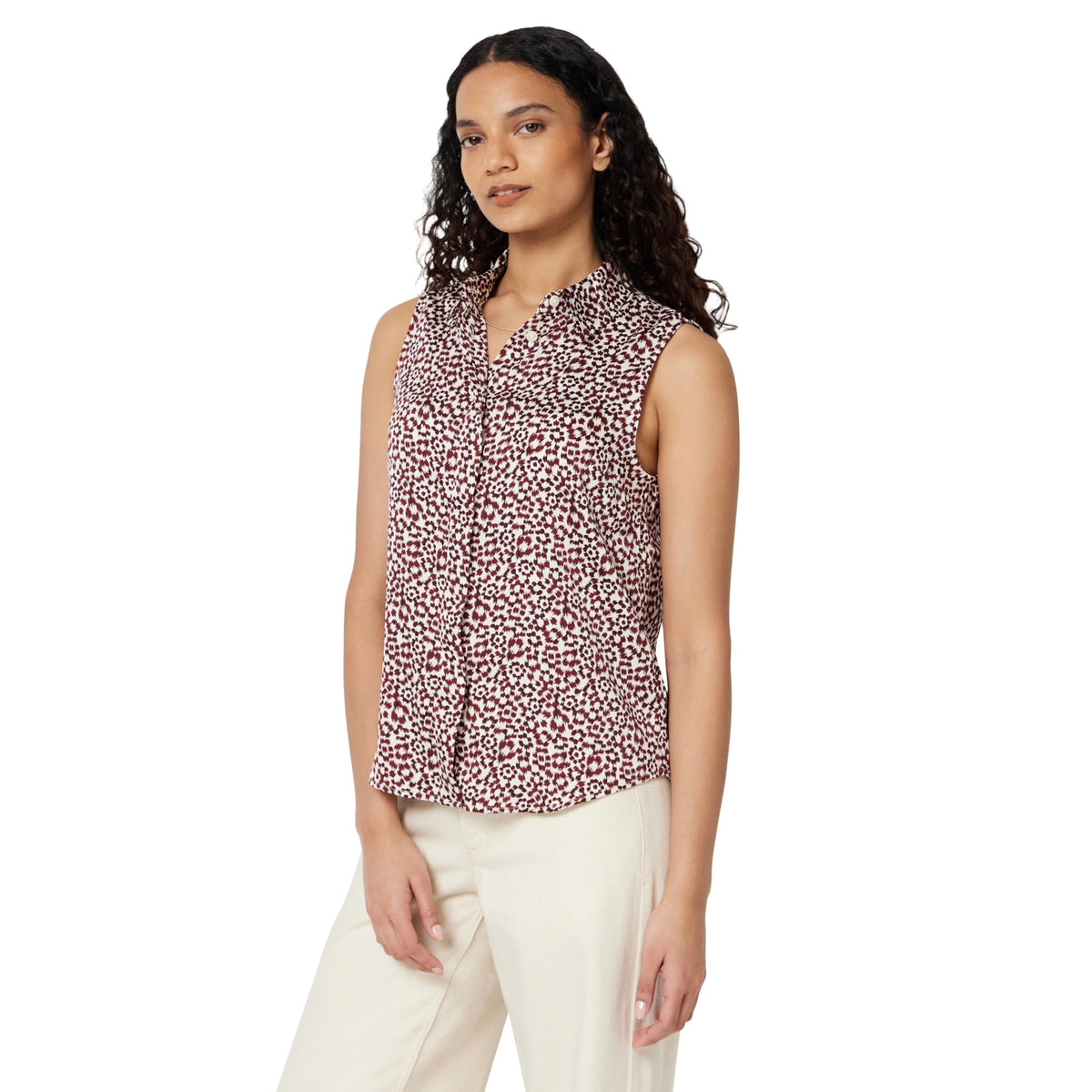 Amazon Essentials Women's Regular-Fit Sleeveless Button-Down Blouse
