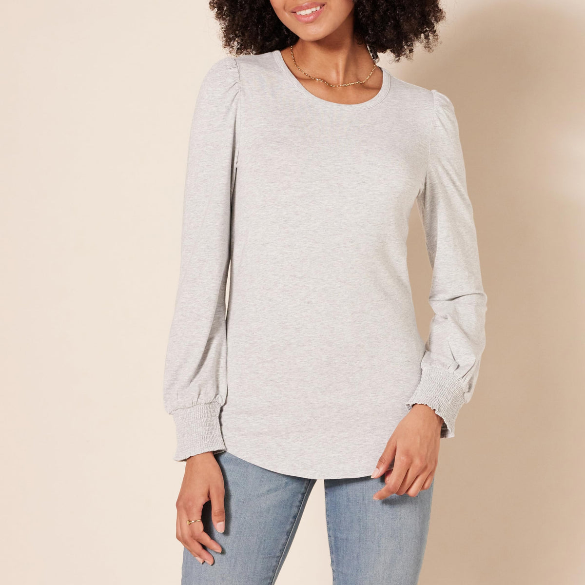 Amazon Essentials Women's Long-Sleeve Crewneck Smocked Cuff T-Shirt