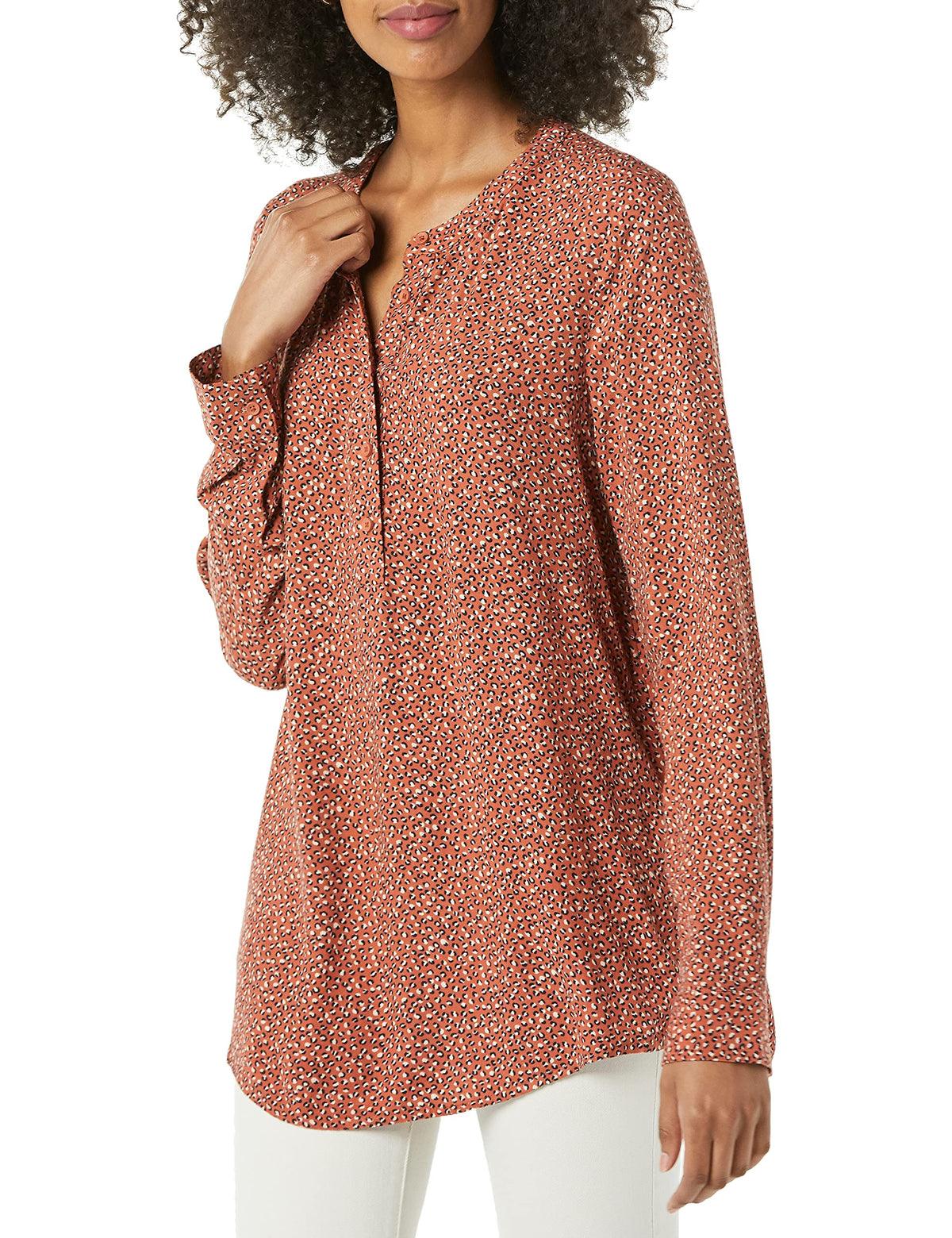 Amazon Essentials Women's Long-Sleeve Relaxed Fit Popover Blouse, Collared Business Casual Work Shirt