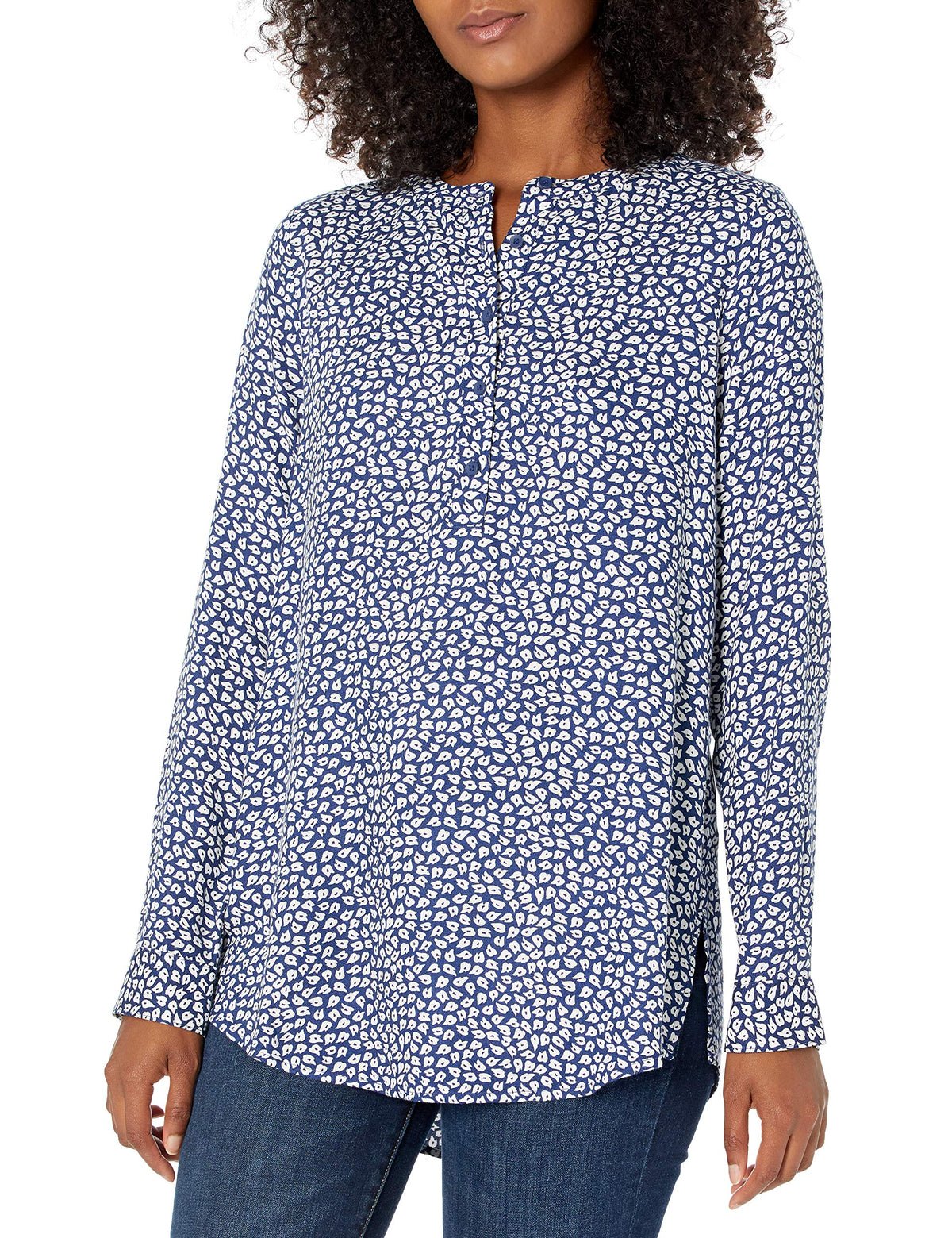 Amazon Essentials Women's Long-Sleeve Relaxed Fit Popover Blouse, Collared Business Casual Work Shirt